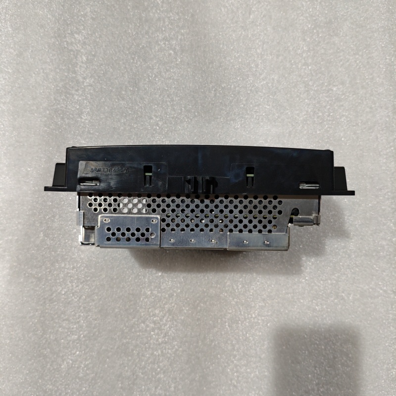 Front Divider Bracket R／L 4x2